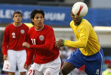 Ronaldinho Gaúcho anotó un doblete esa tarde en Suecia y luego sufrió la presión de Luis Pedro Figueroa y Jorge Vargas, que le pidieron la camiseta al final del partido. Además, marcaron Kaká y el defensa central Juan.