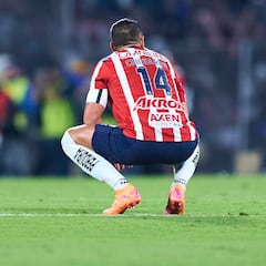 Chicharito se burla de su penal fallado y revive la polémica en redes