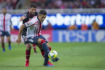 El surgido de las fuerzas básicas del Toluca debutó en 2016 sin embargo, dos años después se afianzó con el cuadro escarlata anotando cinco goles la campaña pasada. A finales del 2018 se realizó su traspaso con el Guadalajara.
