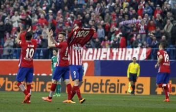 Fernando Torres celebra sus 100 goles con el Atlético. 