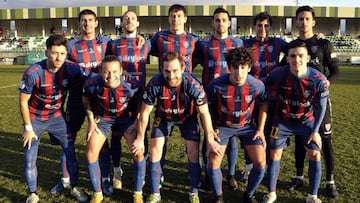 La Gimnástica Segoviana, en un partido en La Albuera.