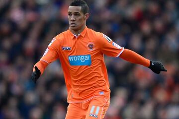 Hijo de Paul Ince, exjugador de la selección de Inglaterra. Atacante del Huddersfield.