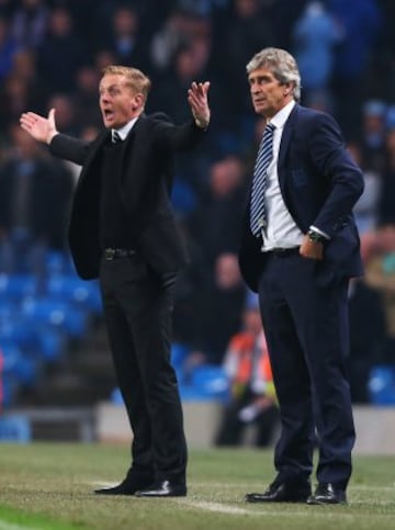 Manuel Pellegrini durante el duelo en que Manchester City derrotó ajustadamente por 2-1 a Swansea, entrenado por Garry Monk.