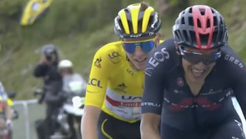 La sonrisa de Tadej Pogacar antes de coronarse en el Col de Puret