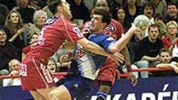 <b>REVANCHA.</B> Garralda (Portland) tiene mal recuerdo del Veszprem.