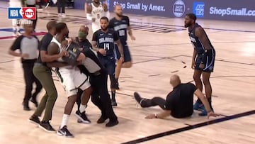 Lamentable pelea en la NBA que acabó con un puño