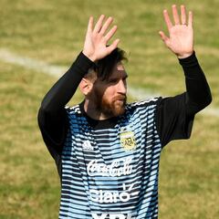 Messi: I'd give up Barcelona trophy for World Cup glory