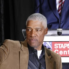 Erving alaba a LeBron por irse a los Lakers: "Le admiro, es un reto"