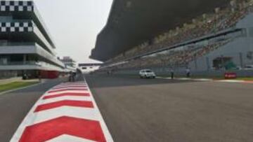 <b>CONTRASTES. </b>La recta de meta del circuito de Buddh, la gran obra para acoger la F-1