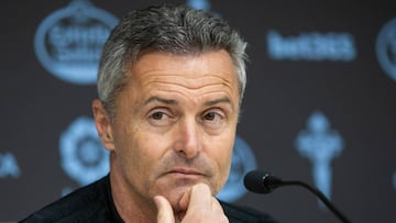 El técnico del Celta ,Fran Escribá, durante una rueda de prensa en el estadio de Balaídos.