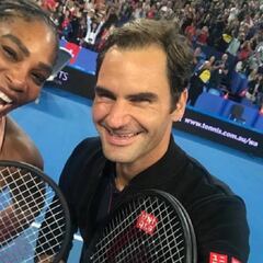 Federer gana a Serena en el partido de los 43 Grand Slam