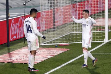 Casemiro y Lucas Vázquez celebrando el gol 1-0