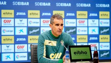 Garitano en rueda de prensa