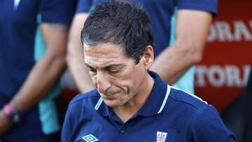 Futbol, Universidad Catolica vs San Luis.
 Primera fecha, Campeonato de Clausura 2016/2017.
 El entrenador de Universidad Catlica, Mario Salas, toma su lugar antes del partido de primera division contra San Luis disputado en el estadio San Carlos de Apoquindo en Santiago, Chile.
 05/02/2017
 Felipe Zanca/Photosport*******
 
 Football, Universidad Catolica vs San Luis.
 First date, Clousure Championship 2016/2017.
 Universidad Catlica&#039;s manager, Mario Salas, takes his place prior to the first division football match against San Luis at the San Carlos de Apoquindo stadium in Santiago, Chile.
 05/02/2017
 Felipe Zanca/Photosport