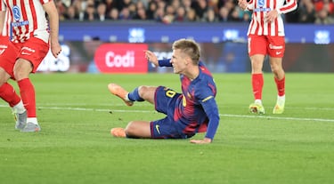 Caída fatal: el mediapunta se lesiona al apoyar el brazo en la caída posterior al gol.