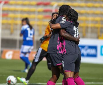 Santa Fe se quedó con el segundo clásico del año al vencer en Techo 0-3 a Millonarios que jugó de local. Ysaura Viso, Fany Gauto y Diana Celis marcaron los goles de la victoria. Con 15 puntos lideran el Grupo A y las Embajadoras se quedaron con 7 en el segundo puesto.