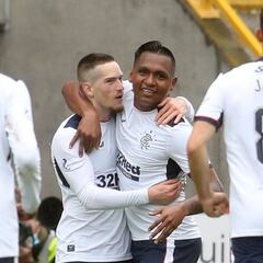Morelos, titular y asistencia en victoria de Rangers en Escocia