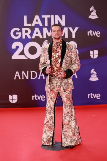 Lasso posa durante el photocall previo a la gala de entrega de los Latin Grammy 2023.