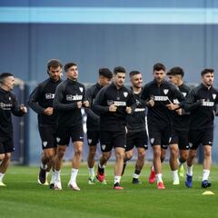 El Málaga, con solo once profesionales, recibe a un Logroñés en mala dinámica