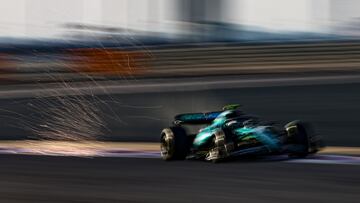 Sakhir (Bahrain), 23/02/2024.- Spanish Formula One driver Fernando Alonso of Aston Martin steers his car during the pre-season testing for the 2024 Formula One season at the Bahrain International Circuit in Sakhir, Bahrain, 23 February 2024. (Fórmula Uno, Bahrein) EFE/EPA/ALI HAIDER