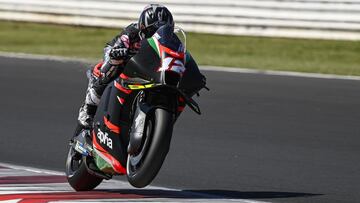 Maverick Vi&ntilde;ales en su estreno con la Aprilia.