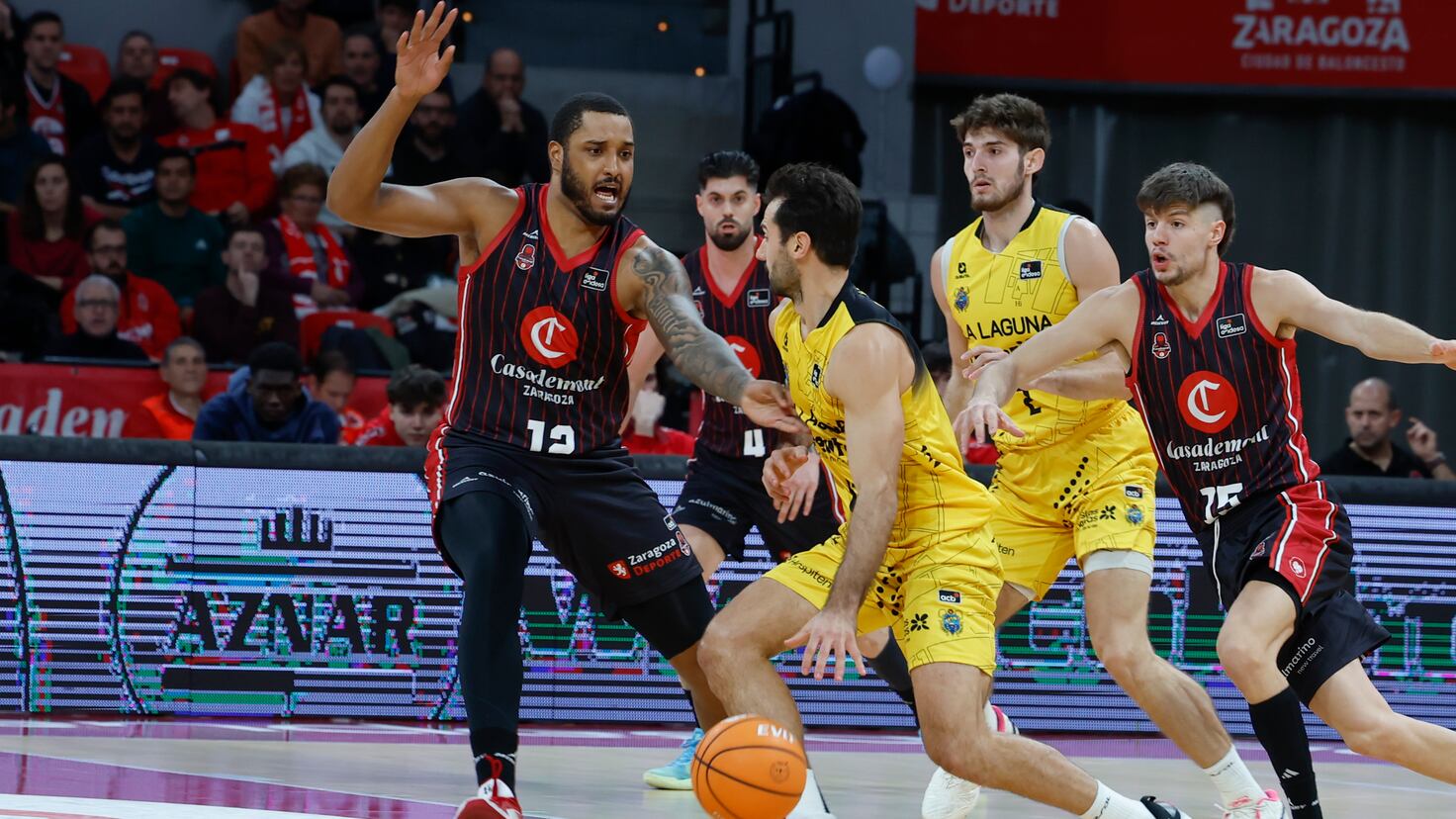 El Tenerife derrota a un Zaragoza que plantó cara pero no levanta cabeza