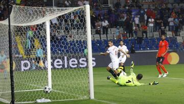 Ben Yedder marca el 1-2 a pase de Navas.