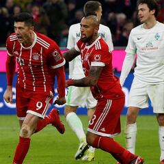 Vidal ingresó en Bayern que mantiene la ventaja en la punta