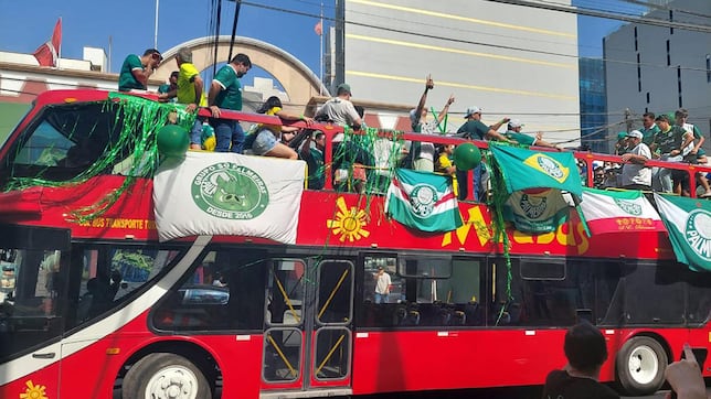 Muere un médico y aficionado de Palmeiras tras caer de un autobús antes de la final de Copa Libertadores