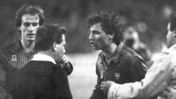 En la Supercopa de 1990, el famoso pisotón de Stoichkov a Urizar.