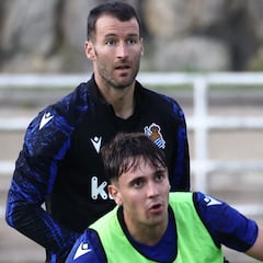 Agirretxe hace volar a los delanteros de Zubieta