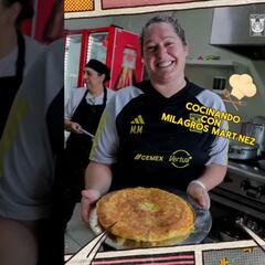 Milagros Martínez le cocina típico plato español a sus jugadoras