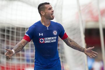Tras deambular por Dorados, Tijuana y Atlas, el argentino Milton Caraglio cayó con el pie derecho en Cruz Azul y se revela como uno de los elementos de importancia para La Máquina, al sumar tres goles.
Action photo of the match Cruz Azul vs Veracruz corresponding to day 8 of the 2018 Apertura tournament of Liga BBVA Bancomer from the Azteca stadium.
EN LA FOTO:
