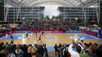 Panorámica del partido disputado entre el Bayern y el Real Madrid en el aeropuerto de Múnich.