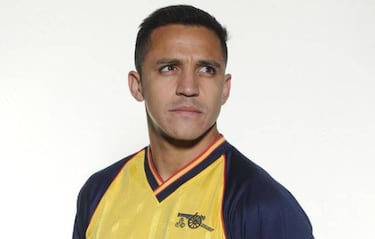 Alexis Sánchez sorprende con antigua camiseta de Arsenal