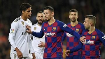 Lenglet "espía y copia" a Varane