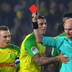 Nantes president demands ban after referee kicks Carlos