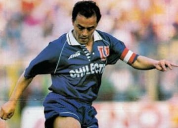 El capit&aacute;n azul logr&oacute; estar 15 a&ntilde;os consecutivos en la U (1986-2000) antes de partir al f&uacute;tbol de China.