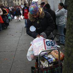 ¿Qué ingresos se consideran bajo el nivel de pobreza en Estados Unidos en 2023?