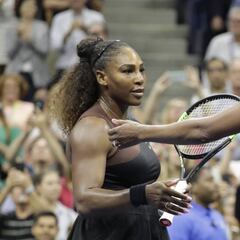 Serena Williams blitzes sister Venus at US Open