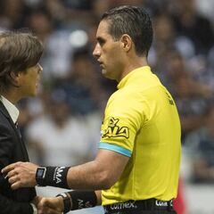 Matías Almeyda sufre su primera expulsión en la Liga MX