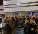 Noche de tensión en el Carlos Tartiere: insultos y protestas tras la destitución de Luis Carrión