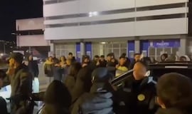 Noche de tensión en el Carlos Tartiere: insultos y protestas tras la destitución de Luis Carrión
