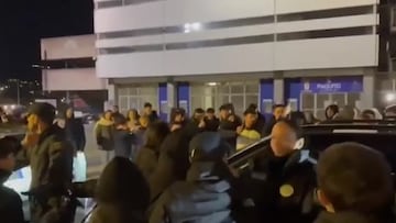 Noche de tensión en el Carlos Tartiere: insultos y protestas tras la destitución de Luis Carrión
