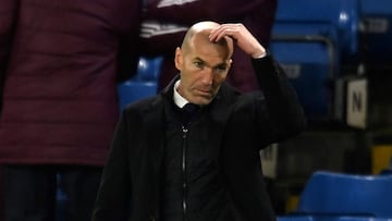 Zidane, durante el Chelsea-Real Madrid.