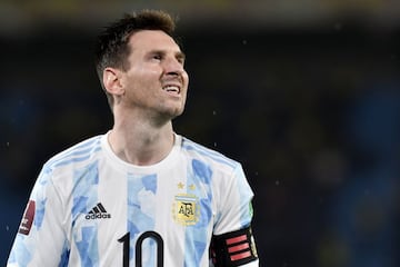 BARRANQUILLA, COLOMBIA - JUNE 08: Lionel Messi of Argentina looks on during a match between Colombia and Argentina as part of South American Qualifiers for Qatar 2022 at Estadio Metropolitano on June 08, 2021 in Barranquilla, Colombia. (Photo by Gabriel A