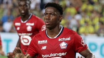 Istanbul (Turkey), 13/08/2024.- Jonathan David of Lille celebrates after scoring the 1-1 goal from the penalty spot during the UEFA Champions League qualifying 3rd round second leg soccer match between Fenerbahce Istanbul and Lille OSC in Istanbul, Turkey, 13 August 2024. (Liga de Campeones, Turquía, Estanbul) EFE/EPA/ERDEM SAHIN
