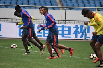 Después de la rueda de prensa en la que estuvieron José Pékerman, Carlos Bacca y Giovanni Moreno, el equipo nacional hizo su única práctica antes del partido ante China.