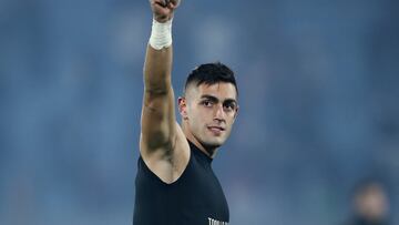 Soccer Football - World Cup - South American Qualifiers - Uruguay v Venezuela - Estadio Centenario, Montevideo, Uruguay - June 10, 2025 Uruguay's Santiago Mele celebrates after the match REUTERS/Andres Cuenca
