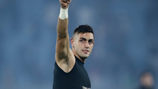 Mele llegó de último momento a Los Angeles para reforzar a Rayados